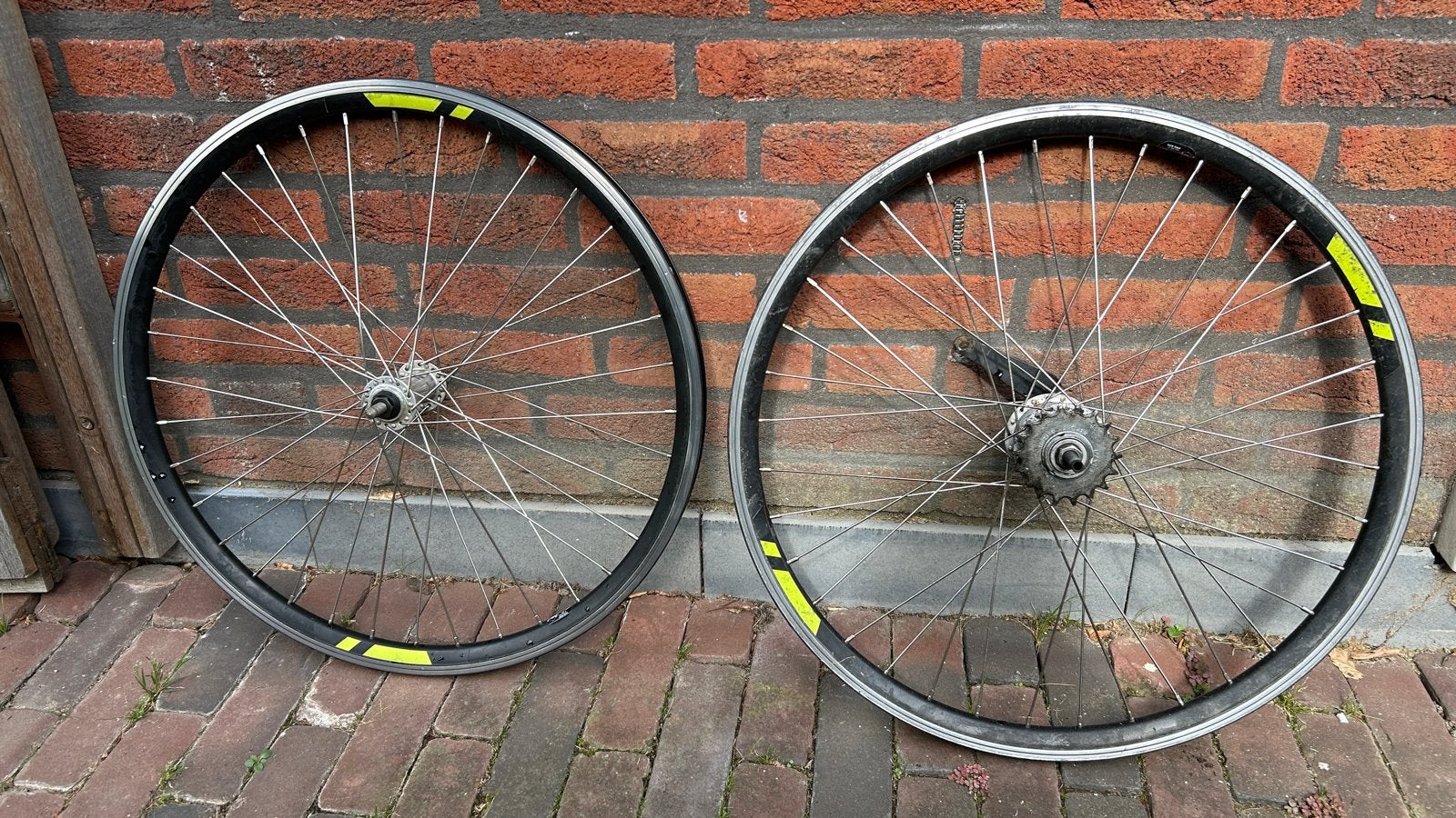 Twee 24 inch fietswielen - versnellingen in naaf werken NIET, Gebruikt, Aluminium, Stadsfiets, Ophalen