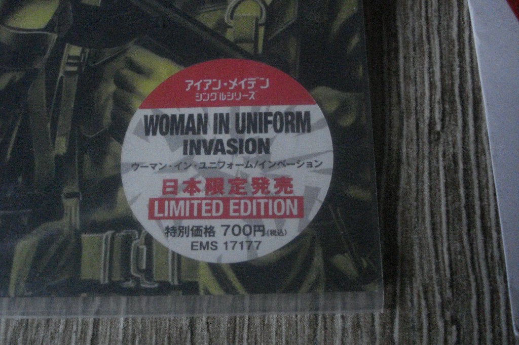IRON MAIDEN 2 X SINGLE JAPANSE PERSING LIMITED EDITION, Limited edition, Ophalen of Verzenden, Zo goed als nieuw, 7 inch