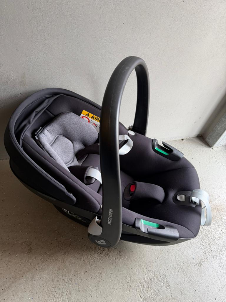 Maxi Cosi Pebble 360 i-size Black, Ophalen, Zo goed als nieuw, Isofix, 0 t/m 13 kg