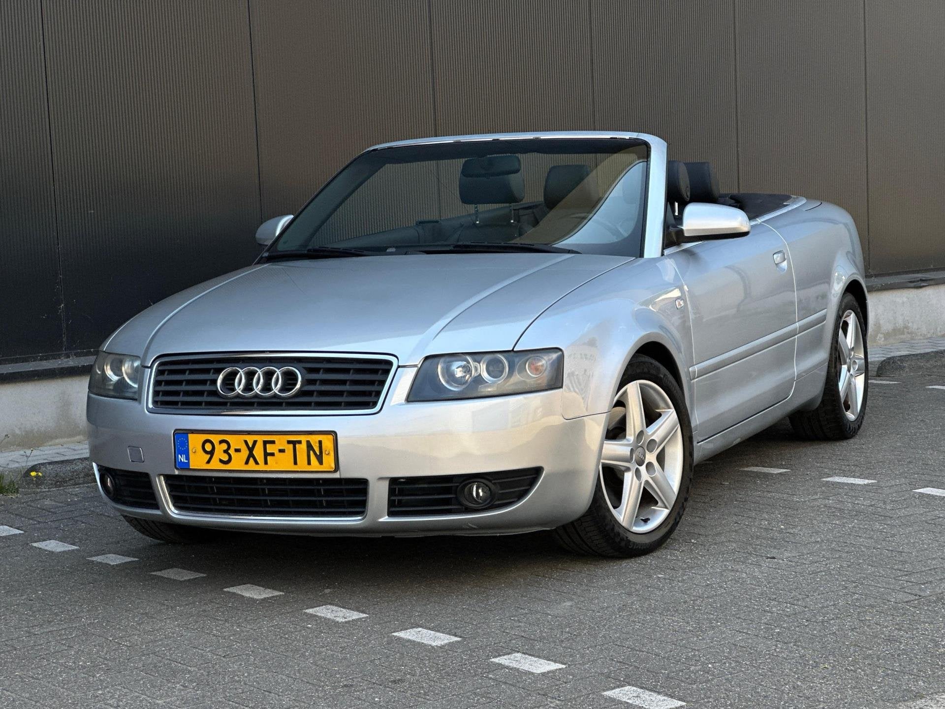 Audi A4 Cabriolet 1.8 Turbo Exclusive CABRIO LEDER/STOELVERW, Voorwielaandrijving, Gebruikt, Zwart, 4 cilinders