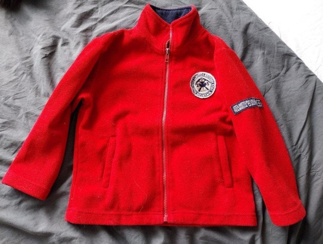 Rood fleece vest Essentials Sports maat 104, Ophalen of Verzenden, Trui of Vest