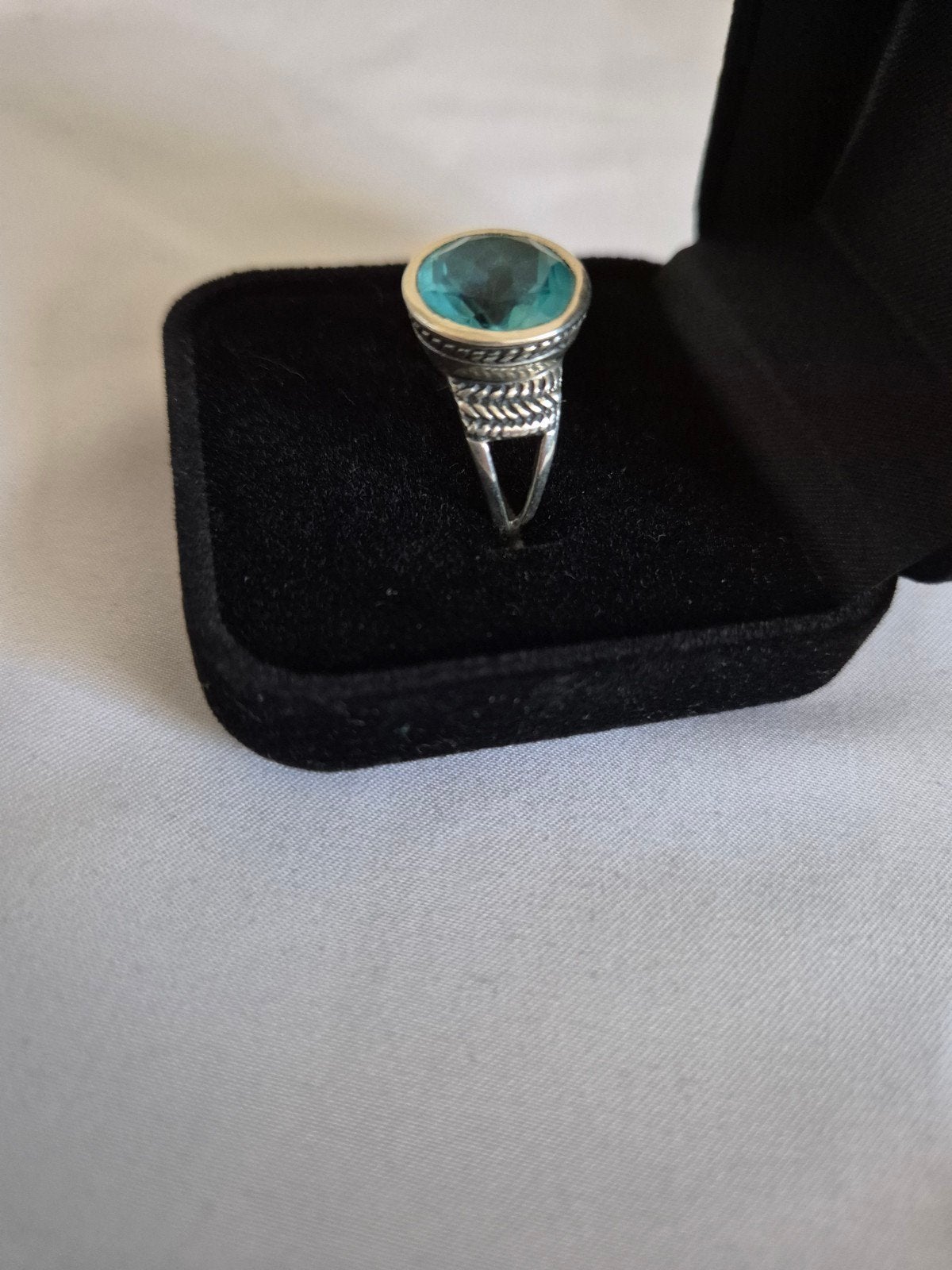 Zilveren ring met blauwe edelsteen, Ophalen of Verzenden, Zo goed als nieuw, 17 tot 18, Dame of Heer