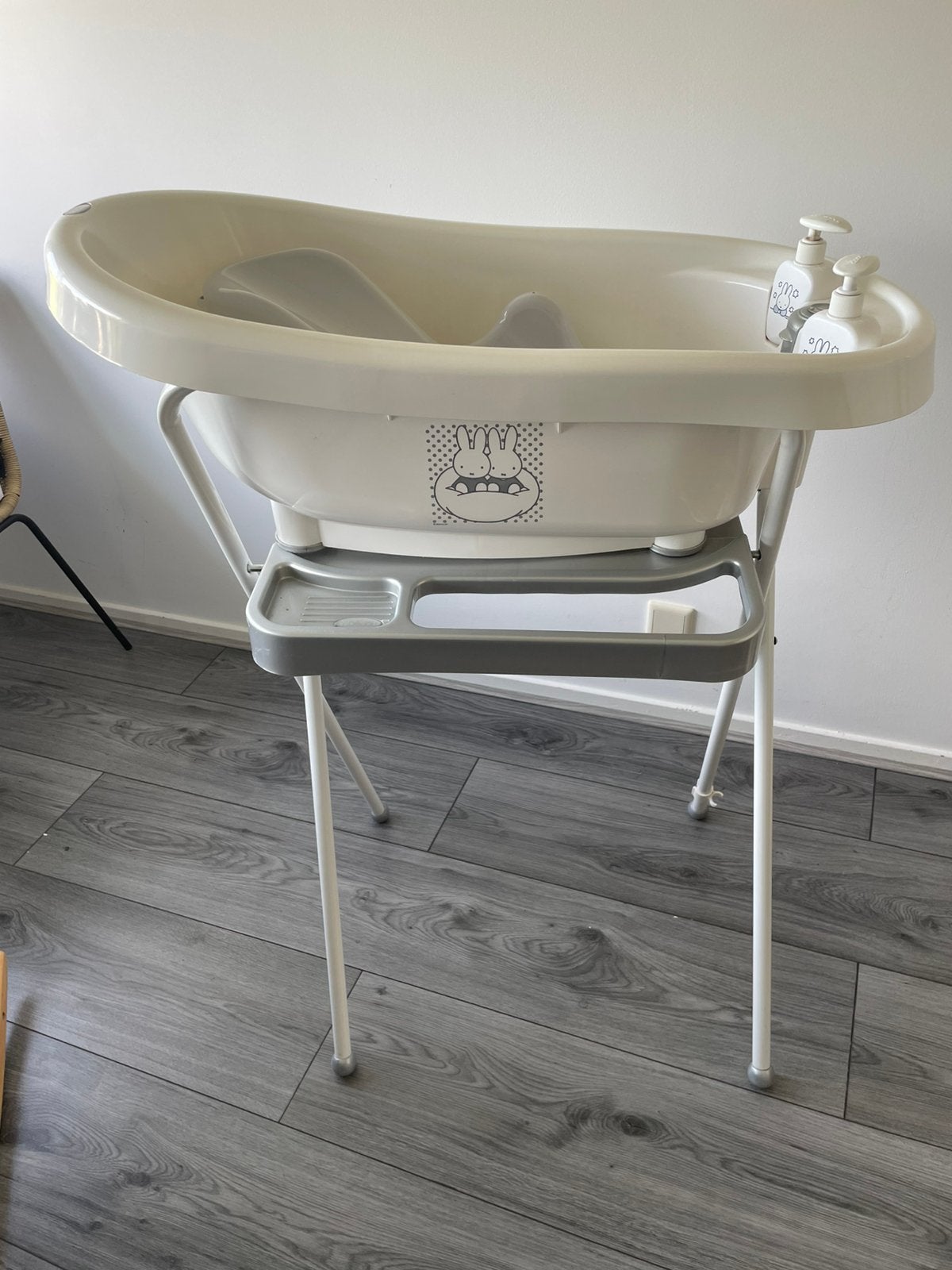 Nijntje witte baby badje met zitje te koop!, Ophalen, Zo goed als nieuw, Badje