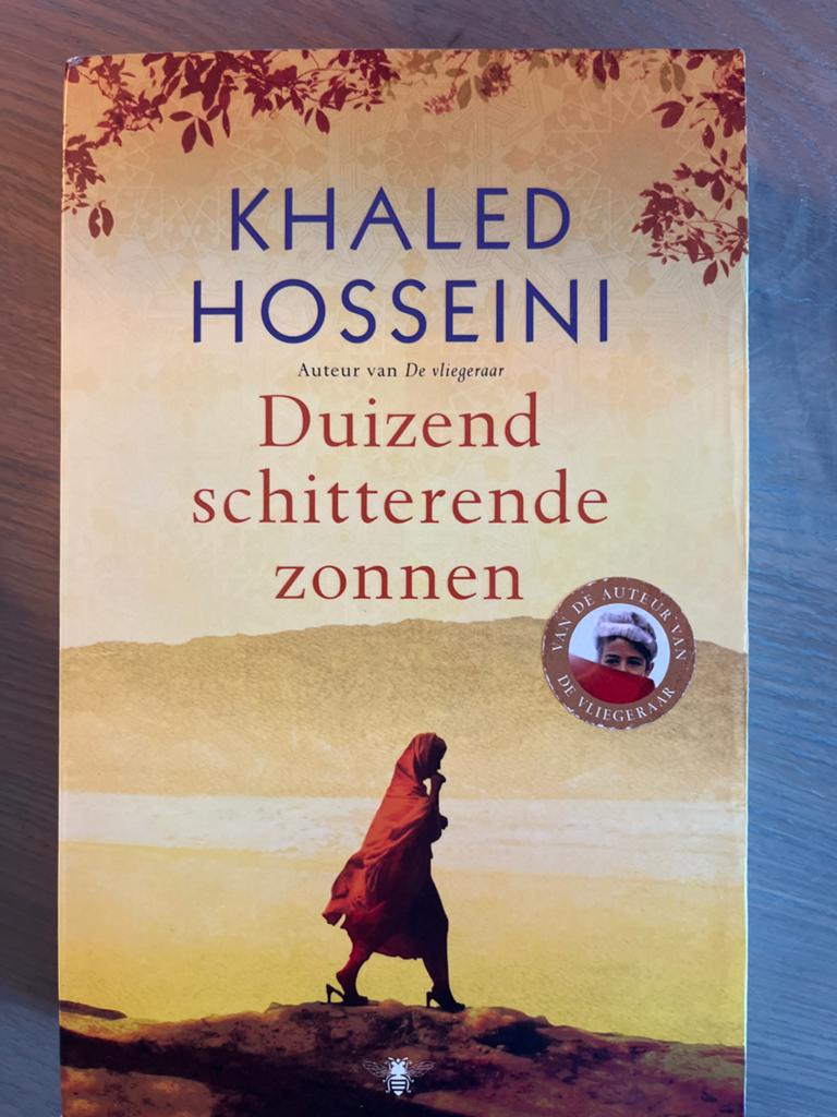 DUIZEND SCHITTERENDE ZONNEN - KHALED HOSSEINI, Ophalen of Verzenden, Zo goed als nieuw, Wereld overig