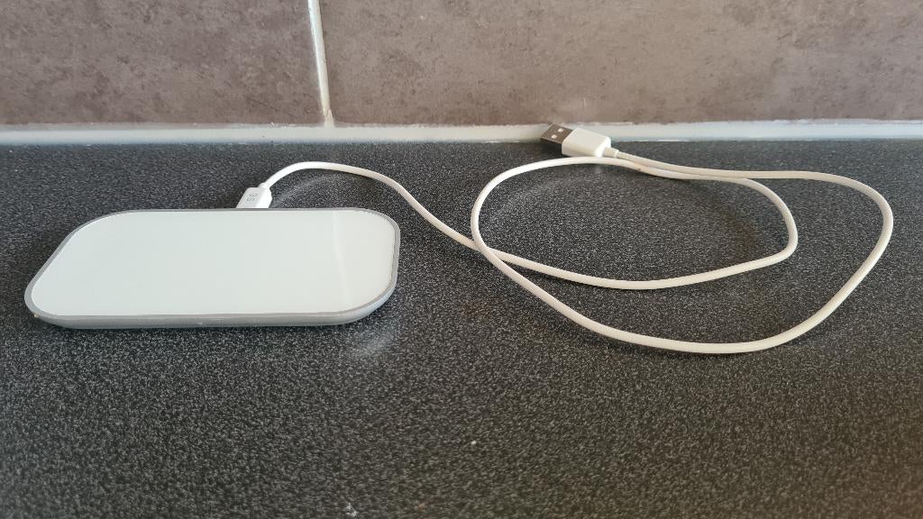 Mobee The Magic Charger voor de Apple Magic Mouse 1 A1296, Computers en Software, Muizen, Gebruikt, Ophalen of Verzenden, Draadloos