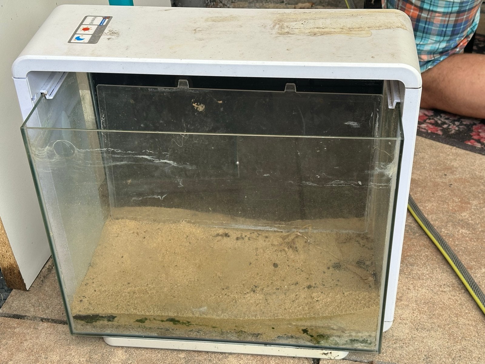 Aqarium, Ophalen, Leeg aquarium