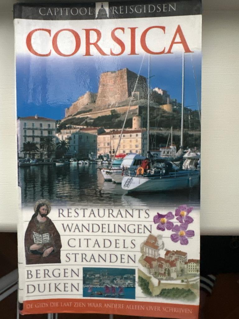 Capitool Reisgids Corsica - Ontdek het eiland!, Capitool, Europa, Ophalen of Verzenden, Zo goed als nieuw