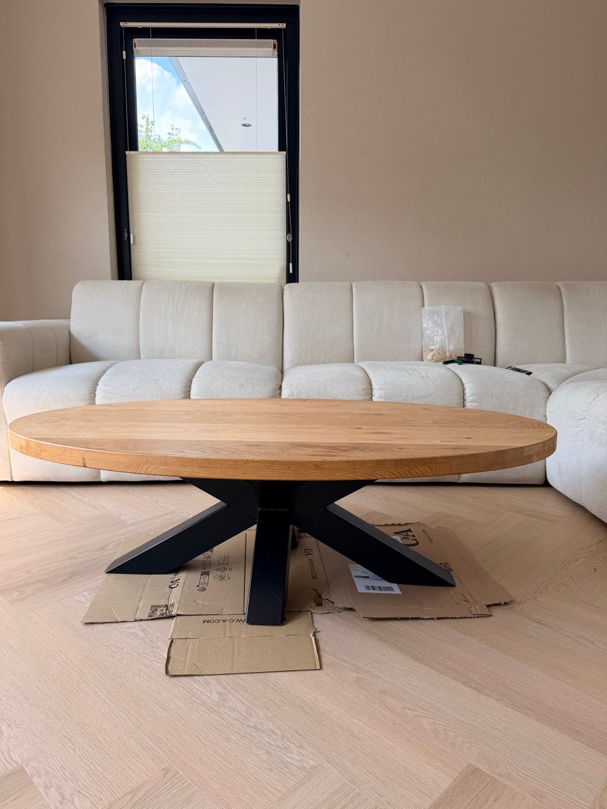 Eikenhouten salontafel met stalen poot - 130 cm, Huis en Inrichting, Tafels | Salontafels, Ophalen, 100 tot 150 cm, Eikenhout