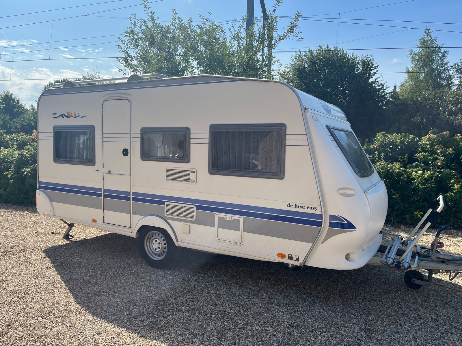 Hobby 450 caravan met voortent uit 2004, Caravans en Kamperen, Vast bed, Rondzit, Hobby, Ringverwarming