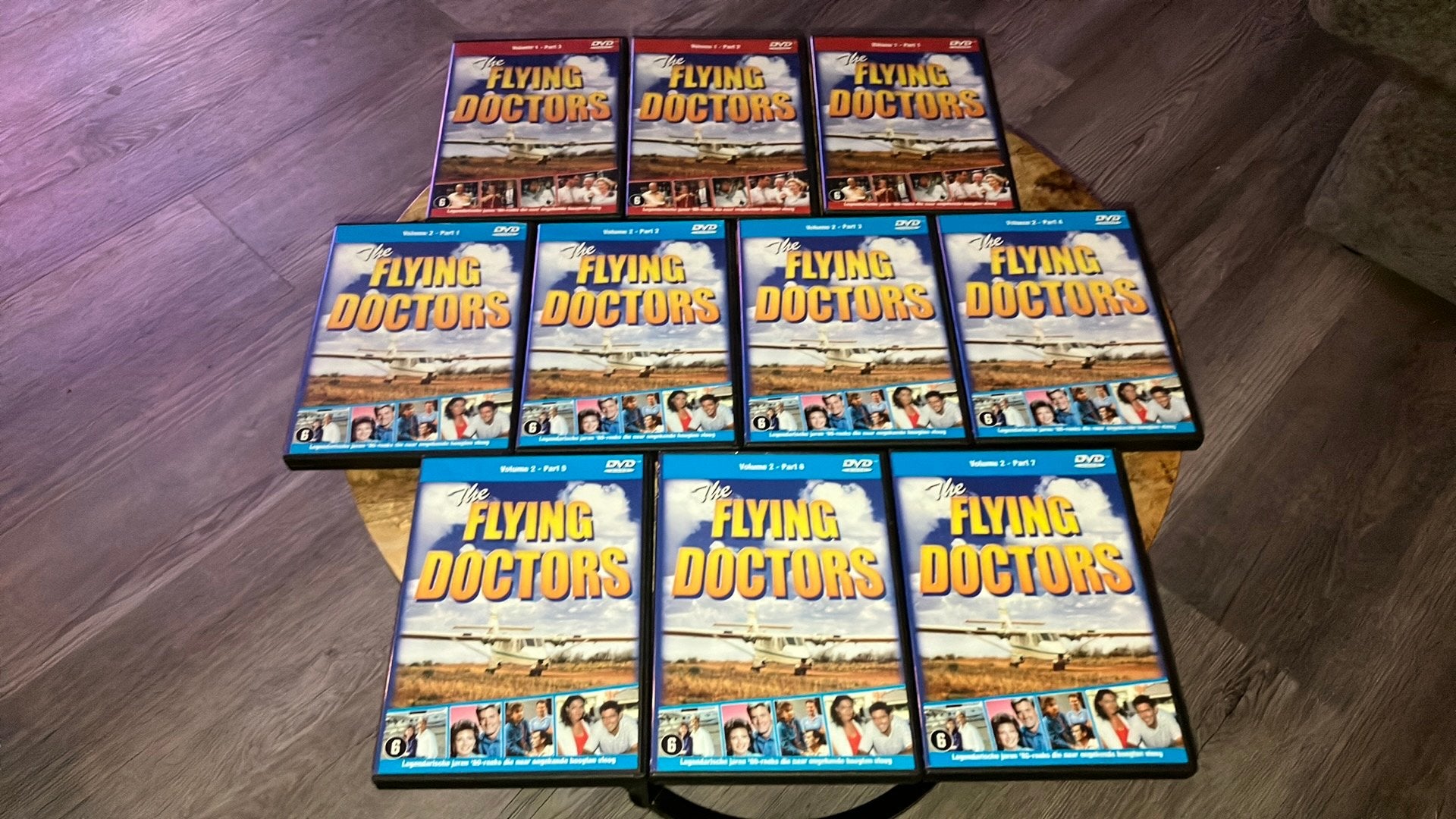 The Flying Doctors Volume 1 & 2 (10 dvd’s), Alle leeftijden, Ophalen of Verzenden, Zo goed als nieuw, Komedie