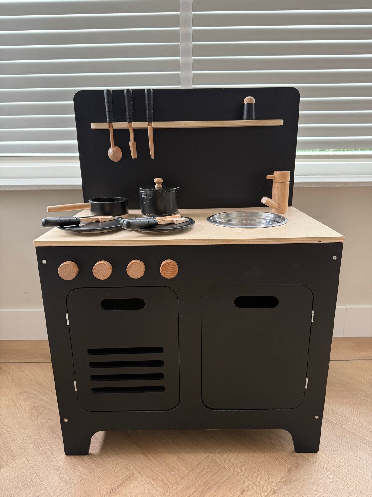 Houten Speelkeuken van Petite Amélie - Zwart, Ophalen, Gebruikt, Hout, Speelkeuken