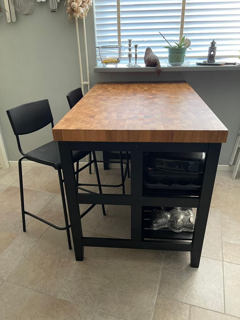 VADHOLMA bartafel keukeneiland inclusief 2 barkrukken IKEA, Ophalen of Verzenden, Zo goed als nieuw