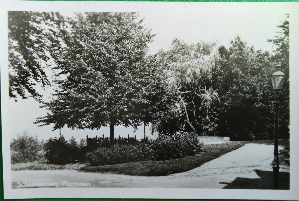 Schoonhoven, Plantsoen. Klf, Verzamelen, Ansichtkaarten | Nederland, Verzenden, 1940 tot 1960, Ongelopen, Zuid-Holland