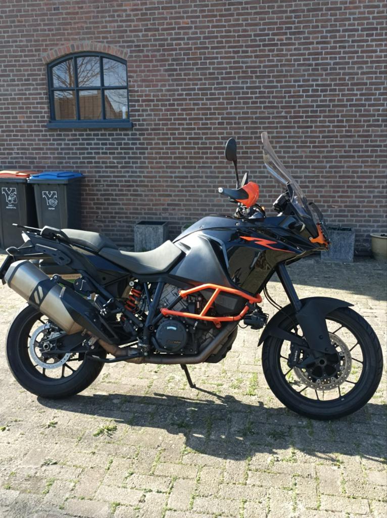 KTM 1050 uit 2016, Particulier, Toermotor