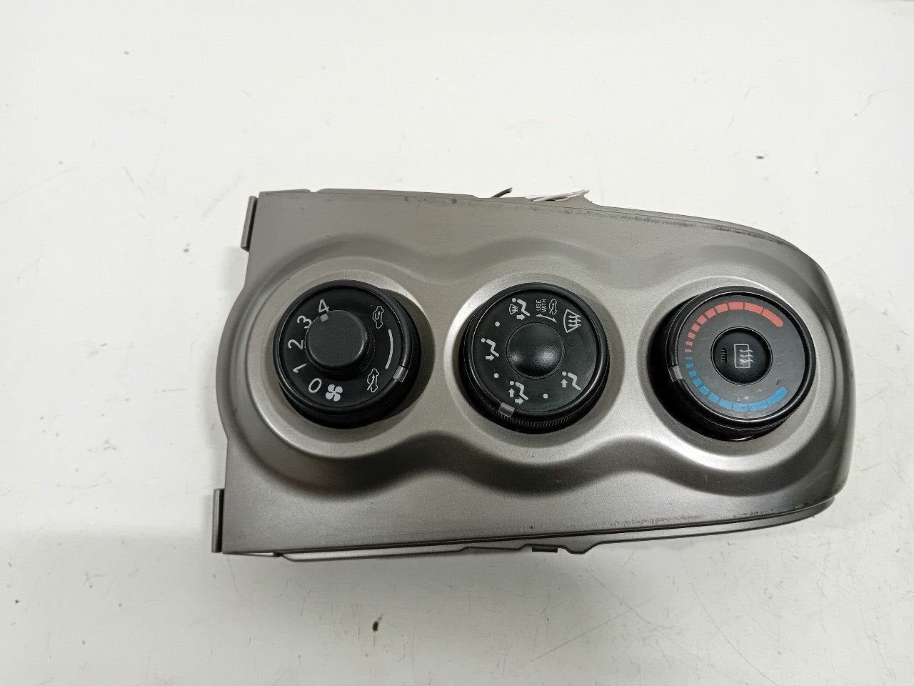 Bedieningspaneel kachel Toyota Yaris, Auto-onderdelen, Onderdelen@venauto.nl, Van der Ven Autorecycling B.V., Gebruikt, Ettenseweg 76, 4706 PB Roosendaal, The Netherlands
