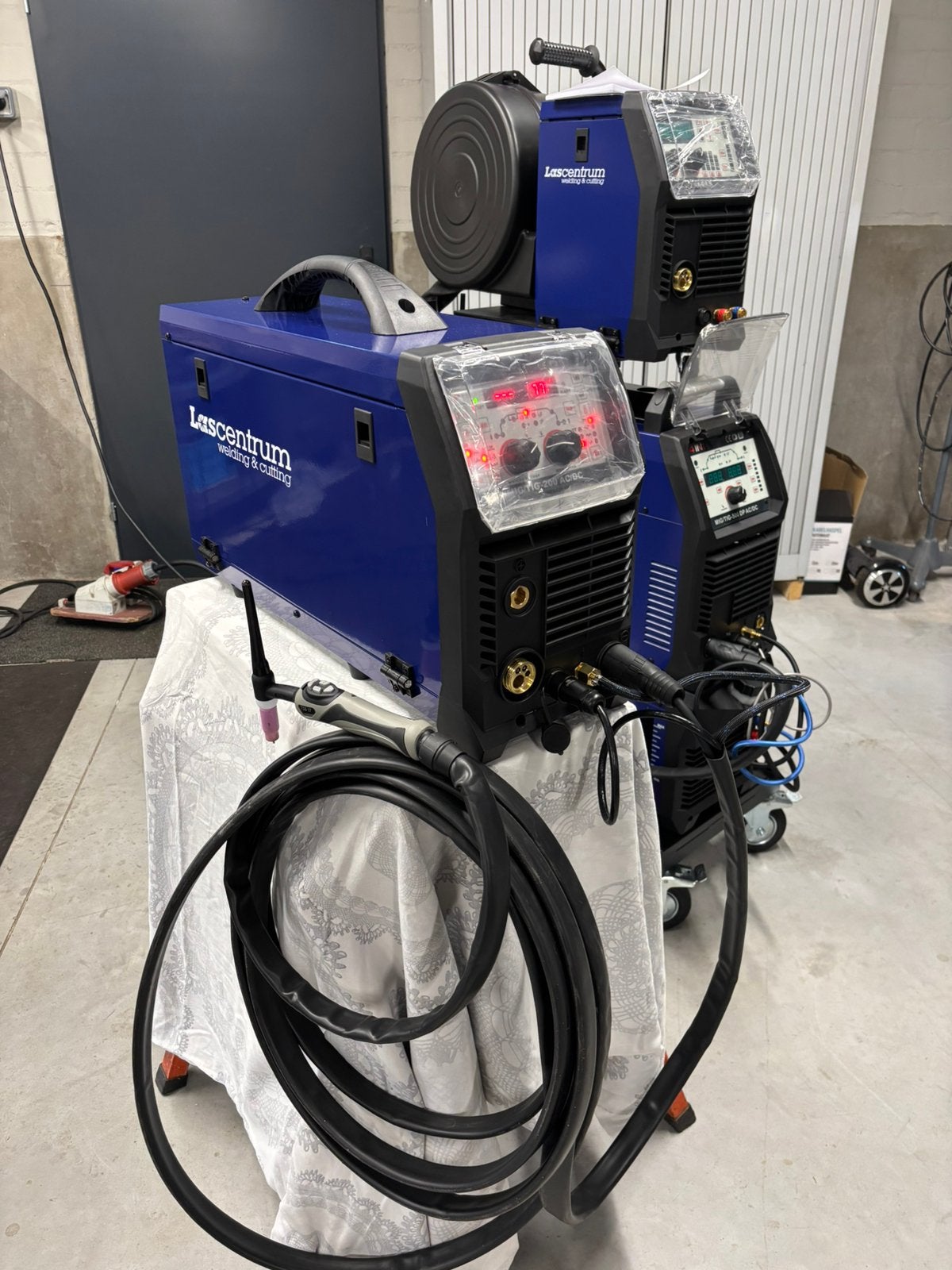 NIEUWE AC/DC TIG PULS EN MIG PULSE MACHINE IN EEN 200AMP!!!!, Doe-het-zelf en Verbouw, Gereedschap | Lasapparaten, Ophalen of Verzenden