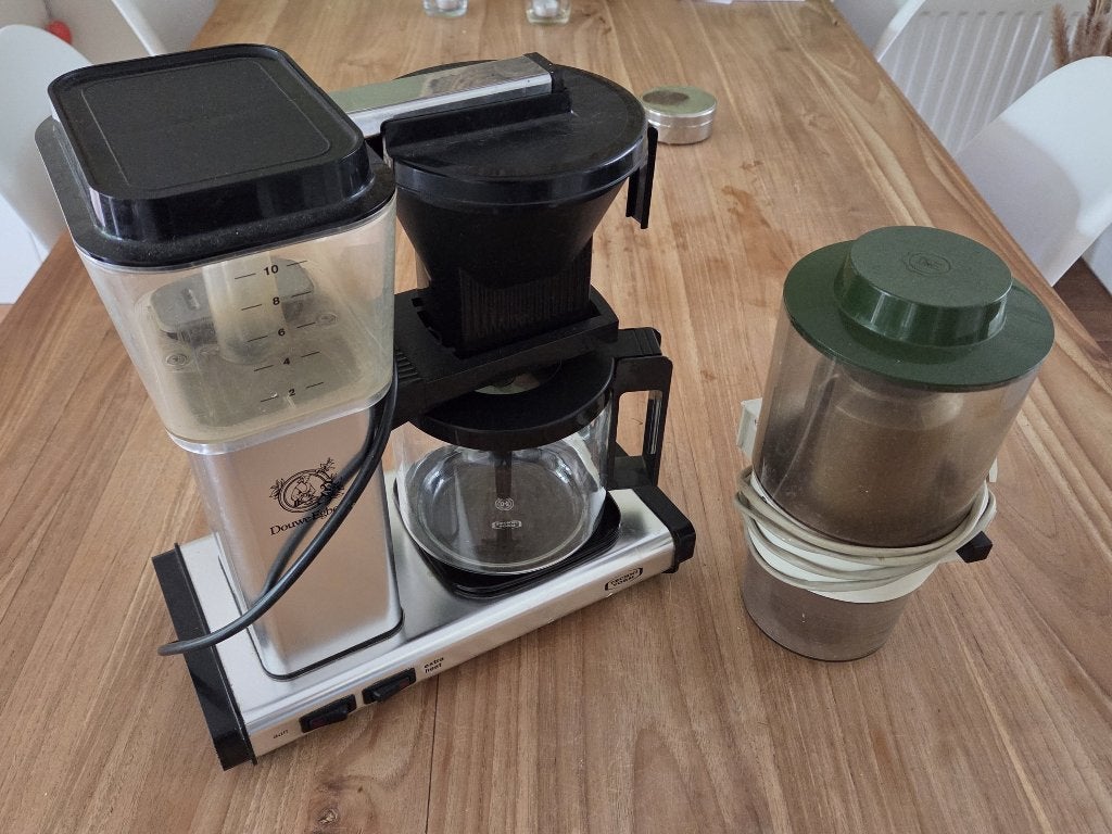 Vintage Technivorm Douwe Egberts koffiezetapparaat + molen, Gebruikt, Koffiemachine, Ophalen of Verzenden, 4 tot 10 kopjes