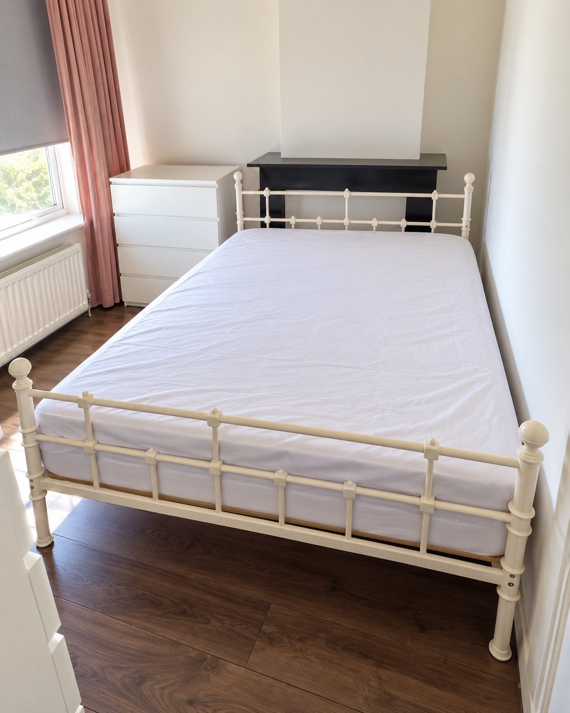 Bedframe met bijpassend nachtkastje, Ophalen, Gebruikt, Tweepersoons, 190 cm of minder