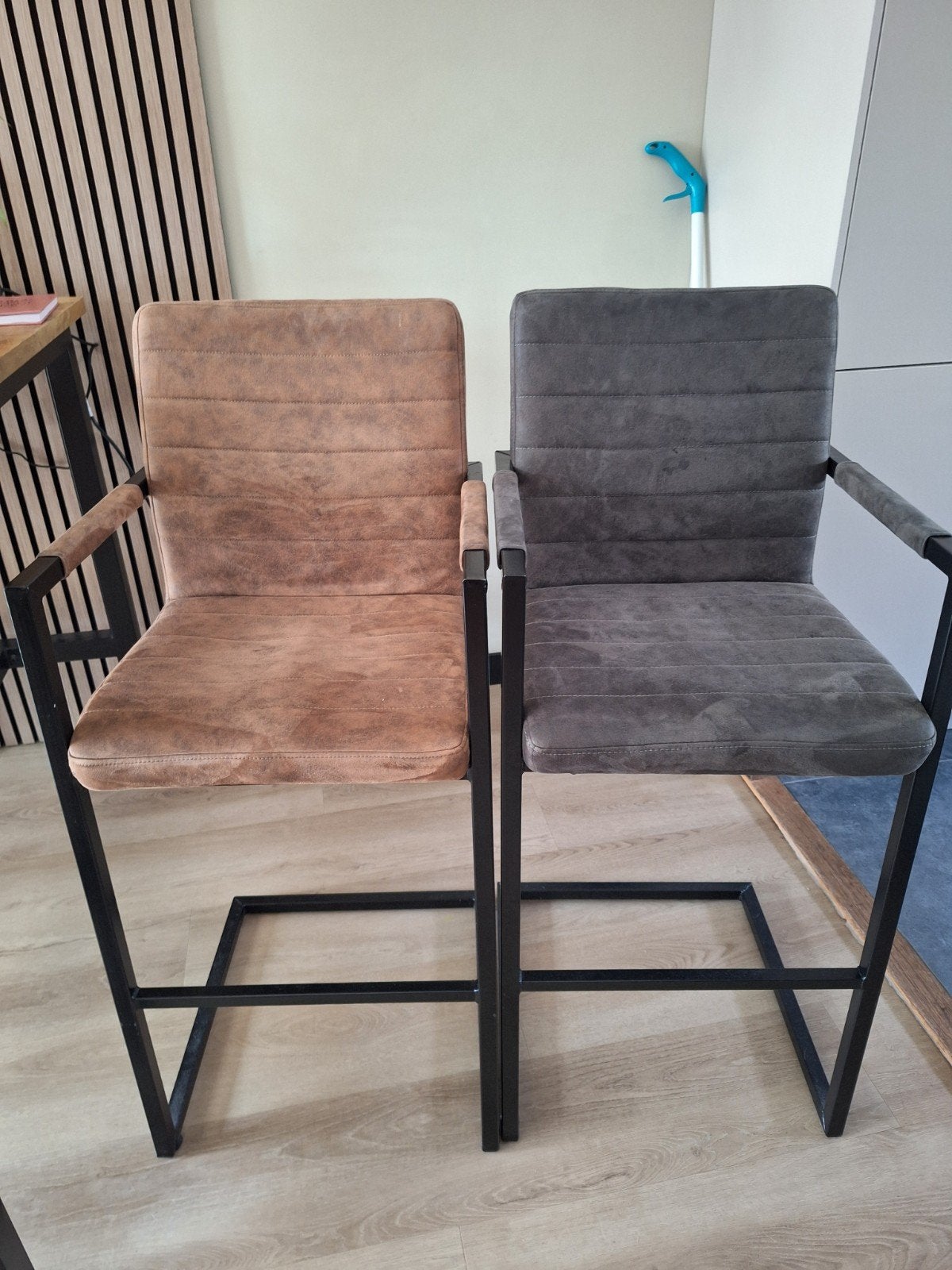 4 barkrukken van Leen Bakker, Ophalen, Kunststof, Gebruikt, 60 tot 90 cm