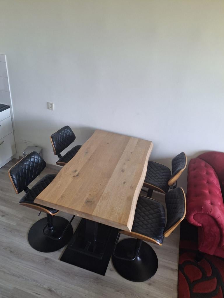 Bartafel met 4 barkrukken, Huis en Inrichting, Barkrukken, 5 krukken of meer, Ophalen of Verzenden, Zo goed als nieuw, 90 cm of meer