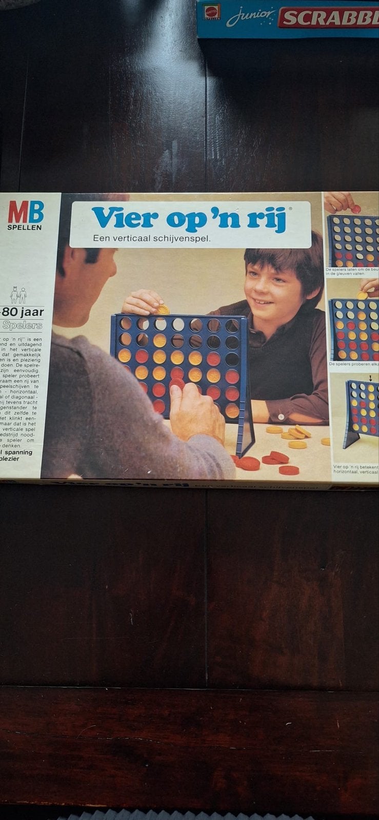 Vier op 'n rij - Klassiek verticaal schijvenspel van MB, Hobby en Vrije tijd, Gezelschapsspellen | Bordspellen, Een of twee spelers