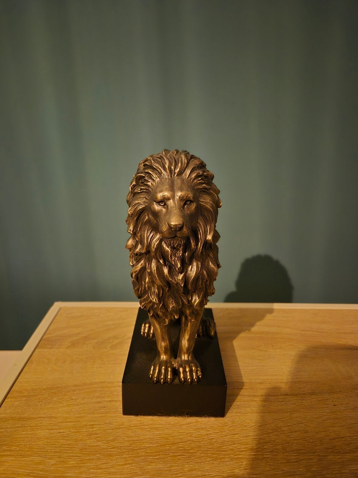 Veronese Beeld Leeuw op Sokkel - Gedetailleerd Bronzen Look, Ophalen of Verzenden, Zoogdier, 20 - 50 cm, Op sokkel