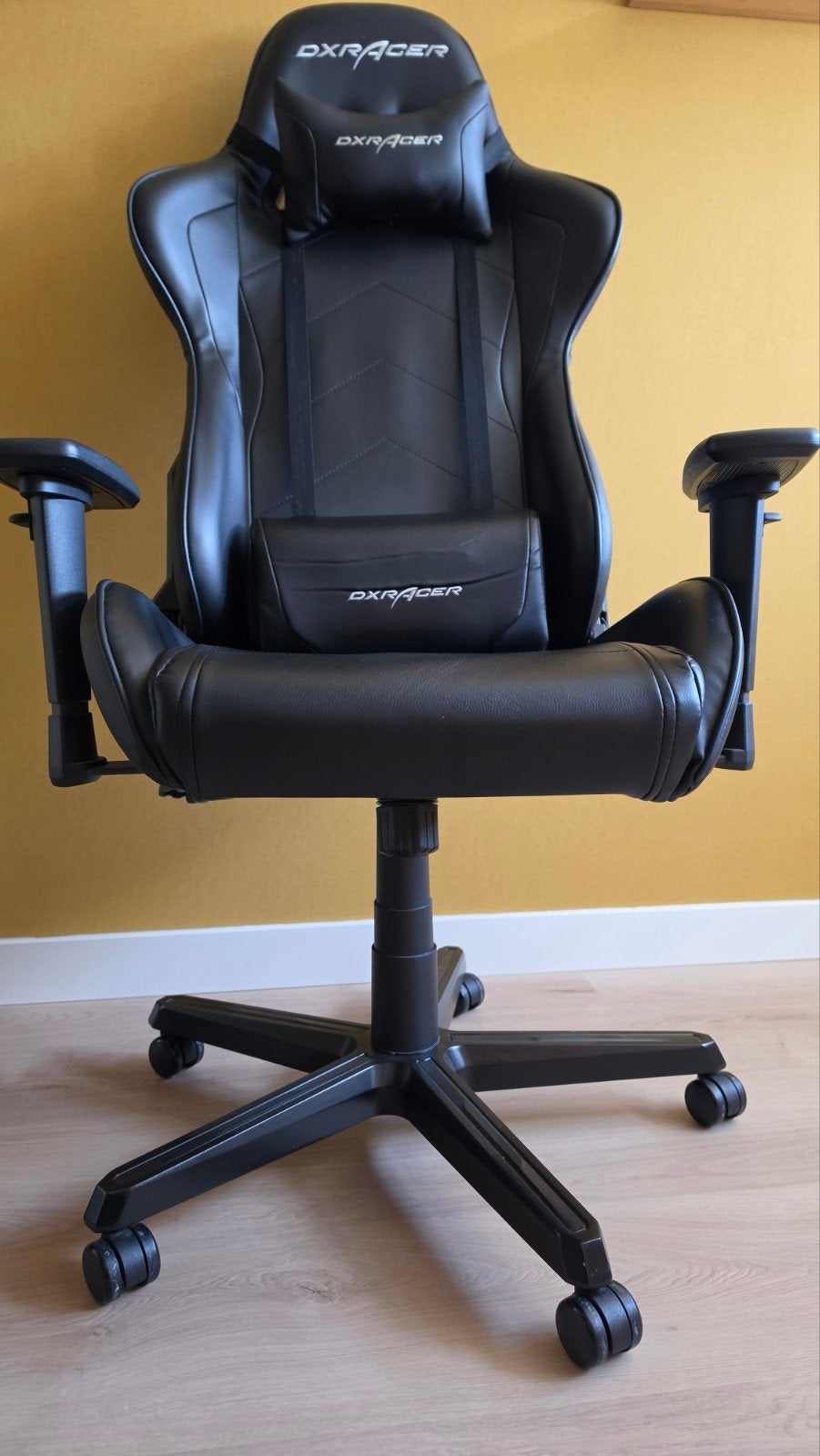 DXRacer Gaming Bureaustoel - Zwart, Huis en Inrichting, Bureaustoelen, Ophalen, Gaming bureaustoel, Zwart, Zo goed als nieuw