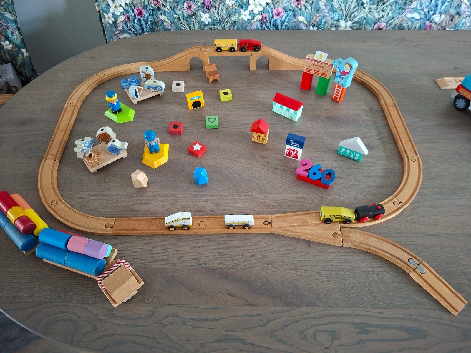 Houten treinbaan+accesoires brug trein- railsen houten truck, Ophalen of Verzenden, Gebruikt, Overige typen