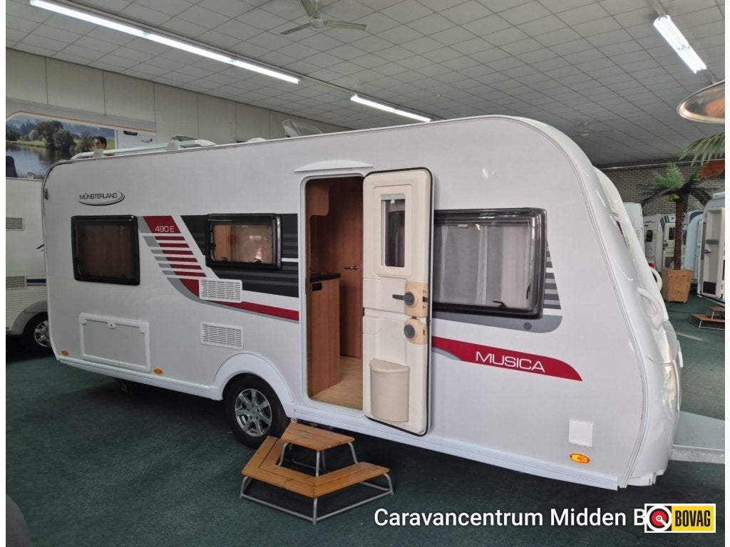 LMC Musica 490 E Aparte Bedden Airco Mover Voortent etc., Caravans en Kamperen, Overige typen, Rondzit, Bedrijf, Schokbreker