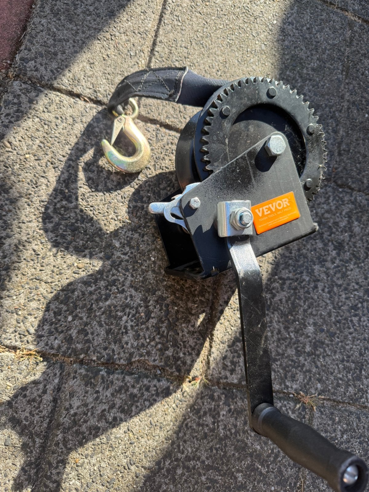 Hand lier nieuw, Ophalen