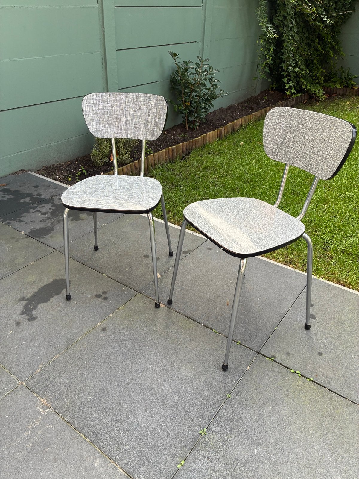 Set van 2 vintage formica stoelen - Grijs, Huis en Inrichting, Ophalen, Gebruikt, Twee, Metaal