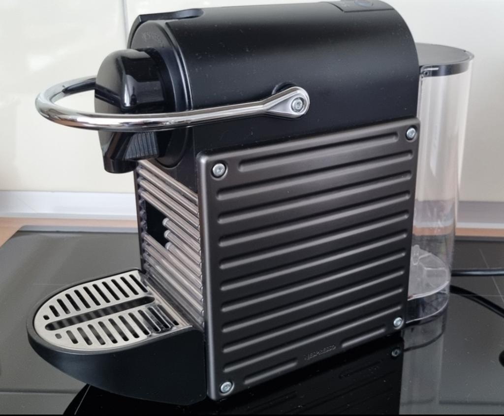 Krups Nespresso Pixie titanium XN304t, Ophalen of Verzenden, Koffiemachine