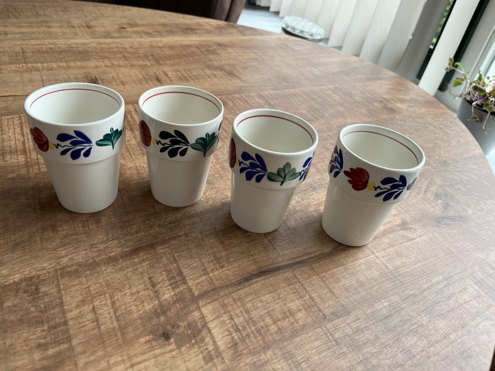 Set van 4 Boch Frères 'Boerenbont' bekers, Ophalen of Verzenden