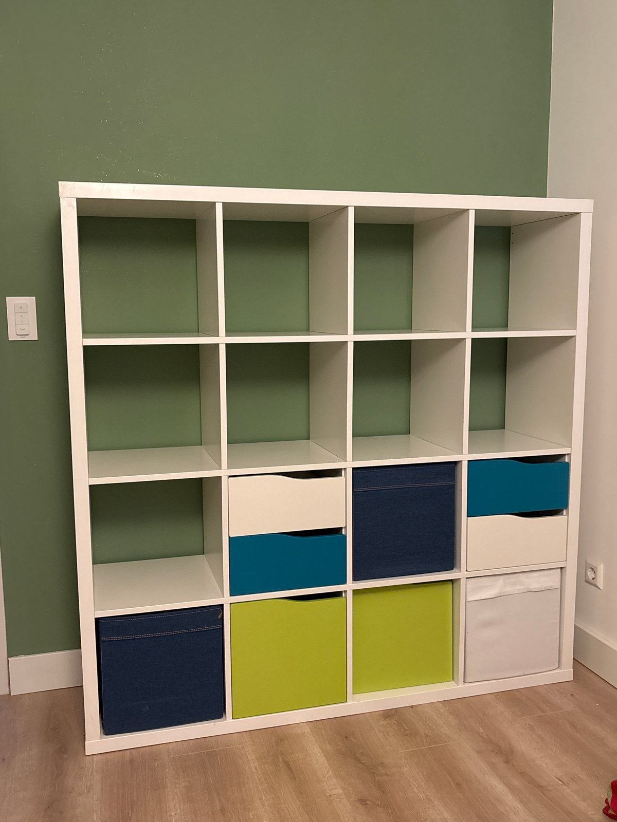 IKEA Kallax Kast met 16 vakken en opbergboxen, Ophalen, Met plank(en), Gebruikt, 100 tot 150 cm