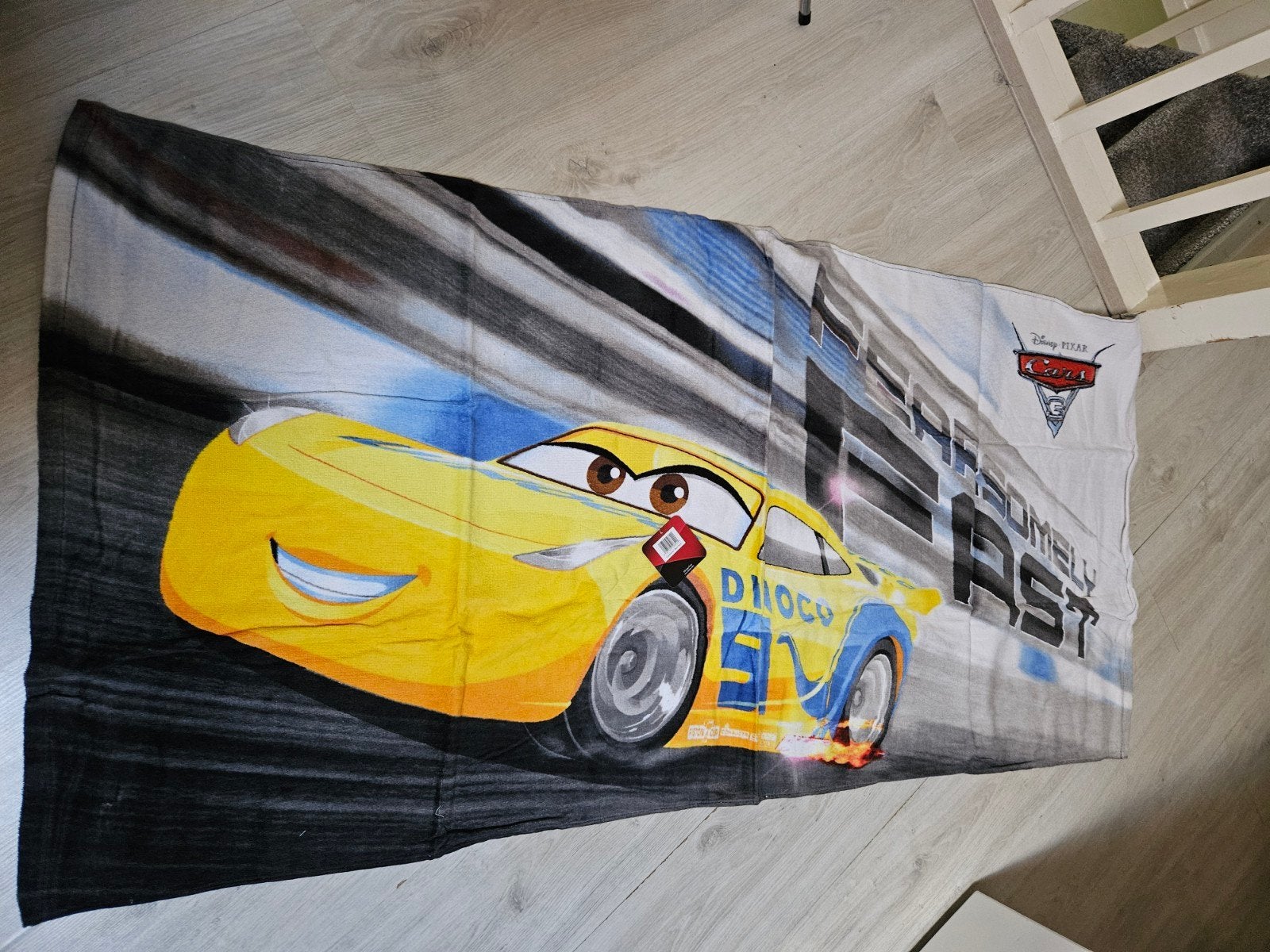 Strandlaken cars cruz ramirez geel Nieuw, Ophalen of Verzenden, Nieuw, Jongen of Meisje, Zwem-accessoire