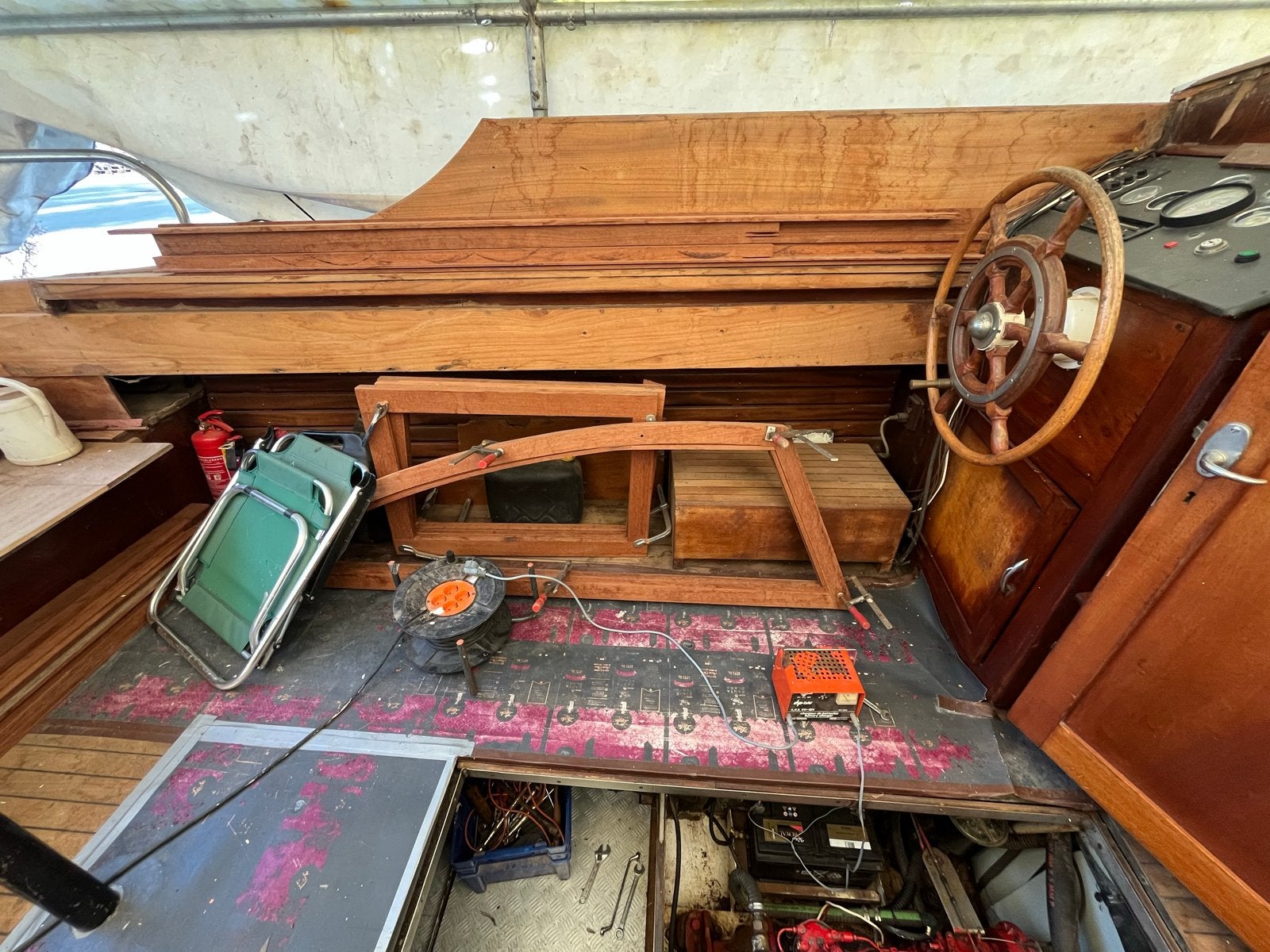 Foto 5 van Koopmans Kotterjacht 10 - Klassiek motorjacht met potentieel