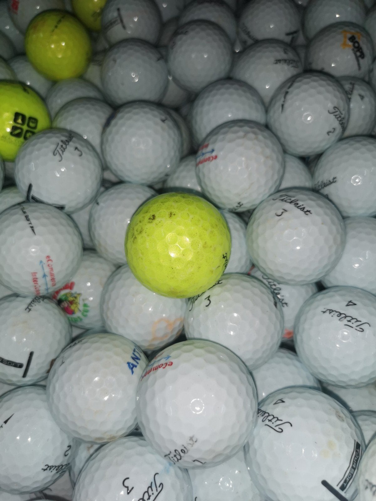 Titleist tour soft golfballen 50 stuks, Ophalen of Verzenden, Bal(len)
