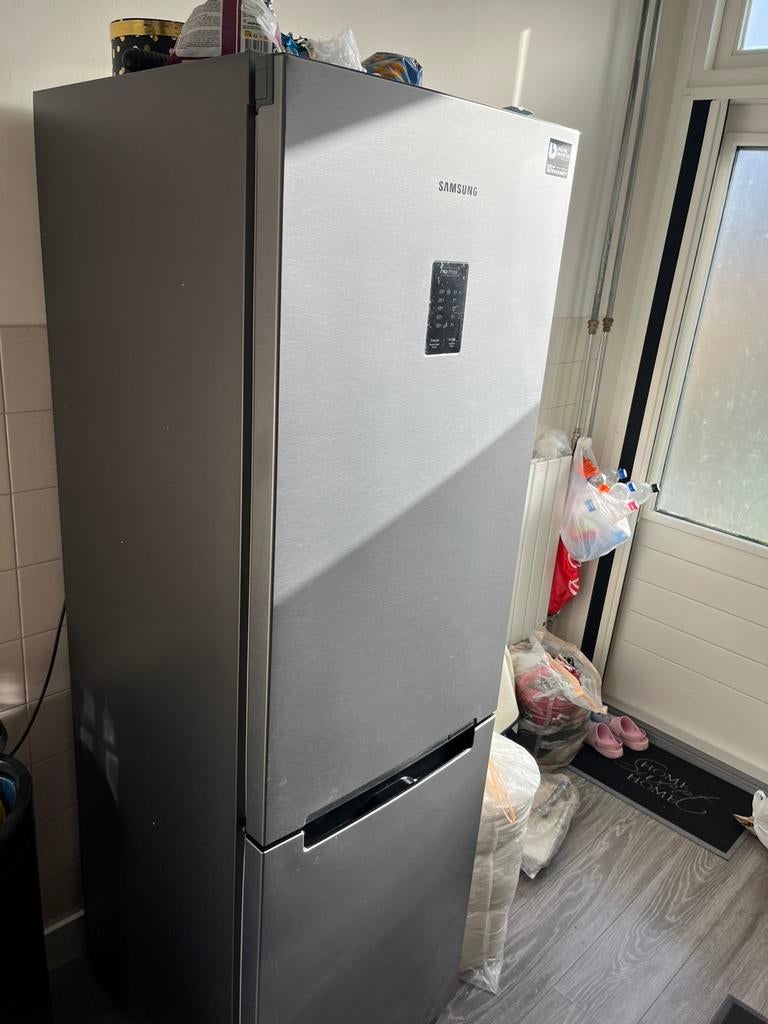 Samsung koelvriescombinatie, Witgoed en Apparatuur, Koelkasten en IJskasten, 200 liter of meer, Met aparte vriezer, Zo goed als nieuw