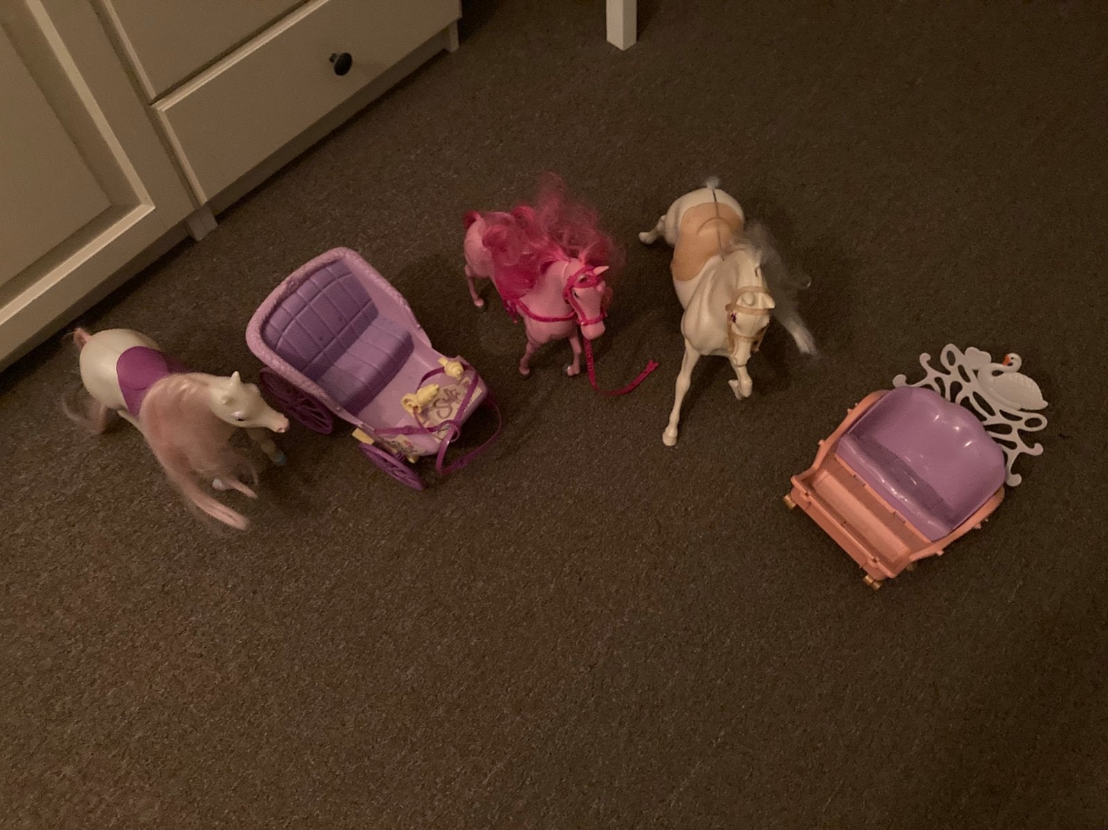 Gratis af te halen 3 paarden en 2 koetsen, Ophalen, Gebruikt