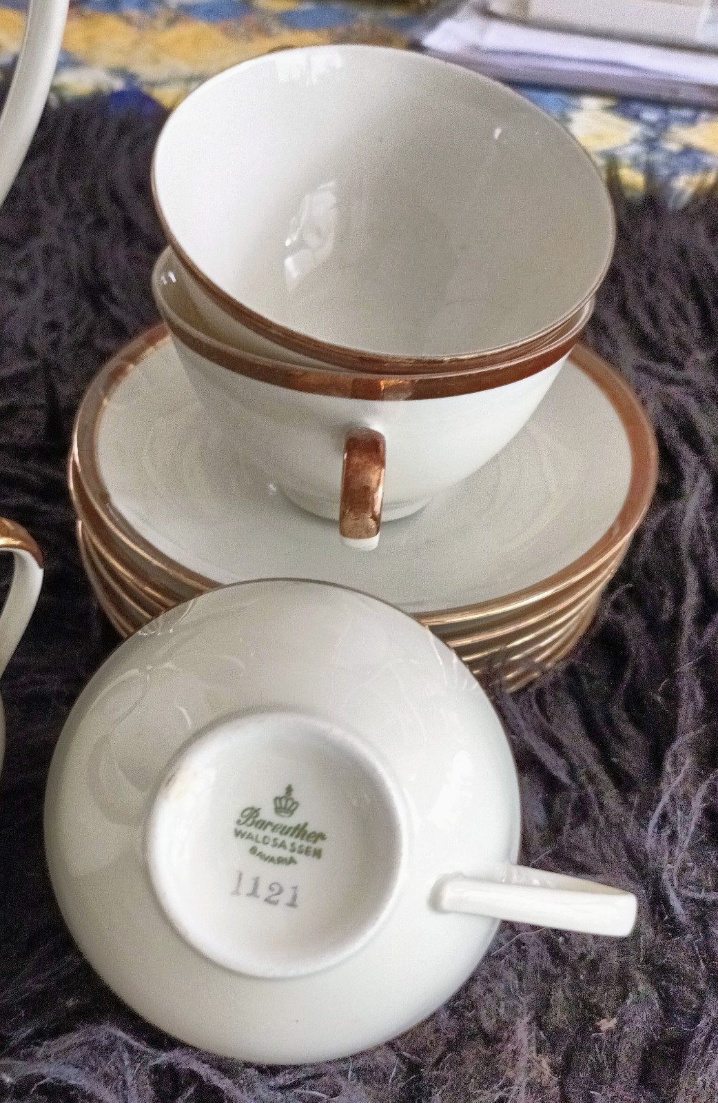 Wit (met gouden rand) thee servies te koop, Ophalen