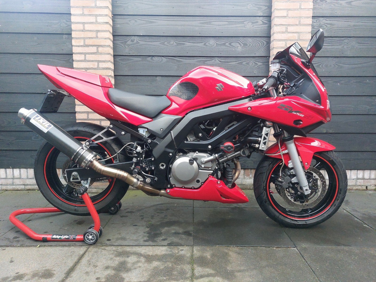 Suzuki SV 650 S 2005 18dkm Hyperpro + veel extra's, 2 cilinders, Sportuitlaat, Motorrijbewijs A, Gebruikt