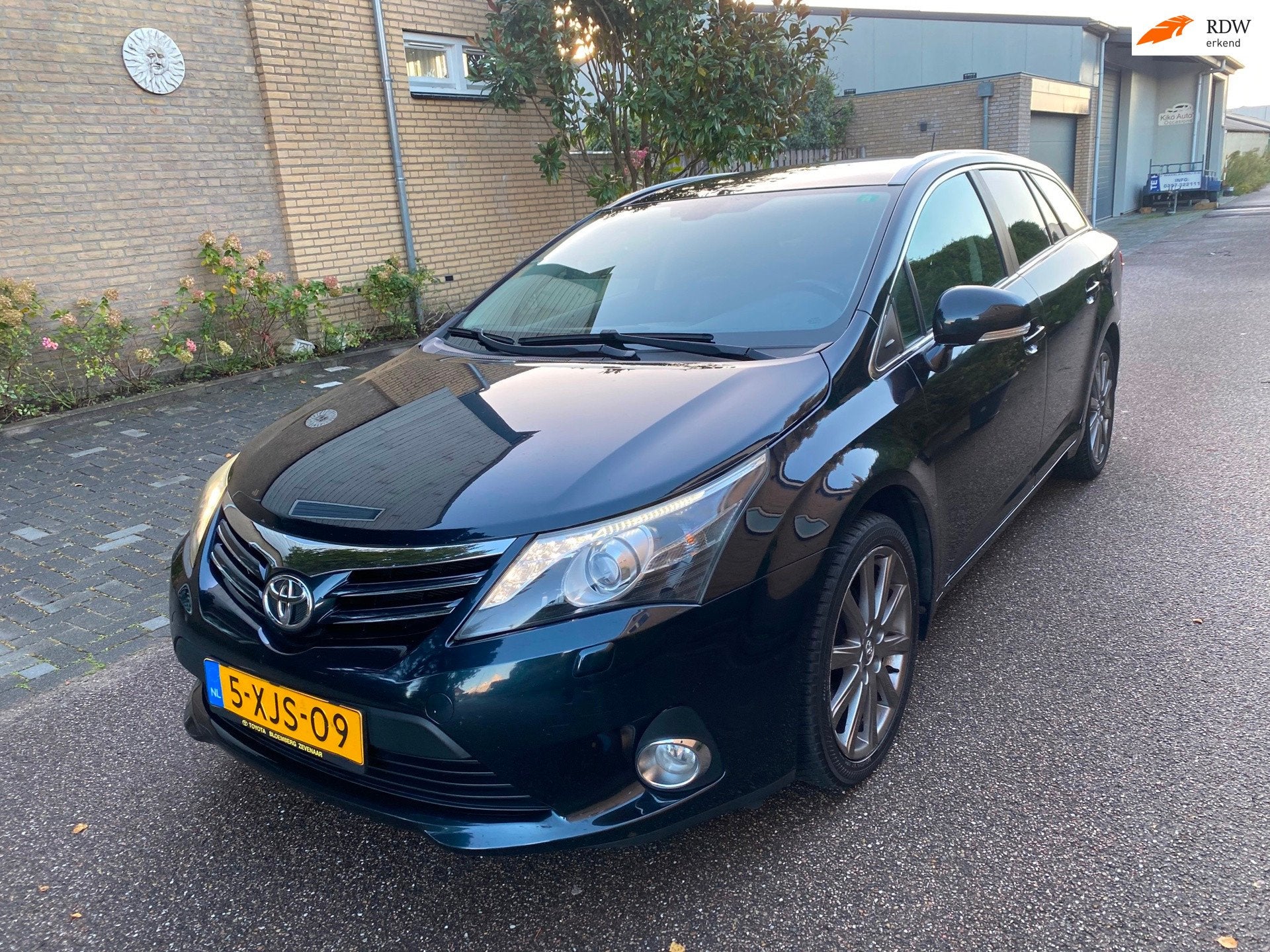 Toyota Avensis Wagon 1.8 VVTi Dynamic Business, Voorwielaandrijving, Euro 5, 15 km/l, 4 cilinders