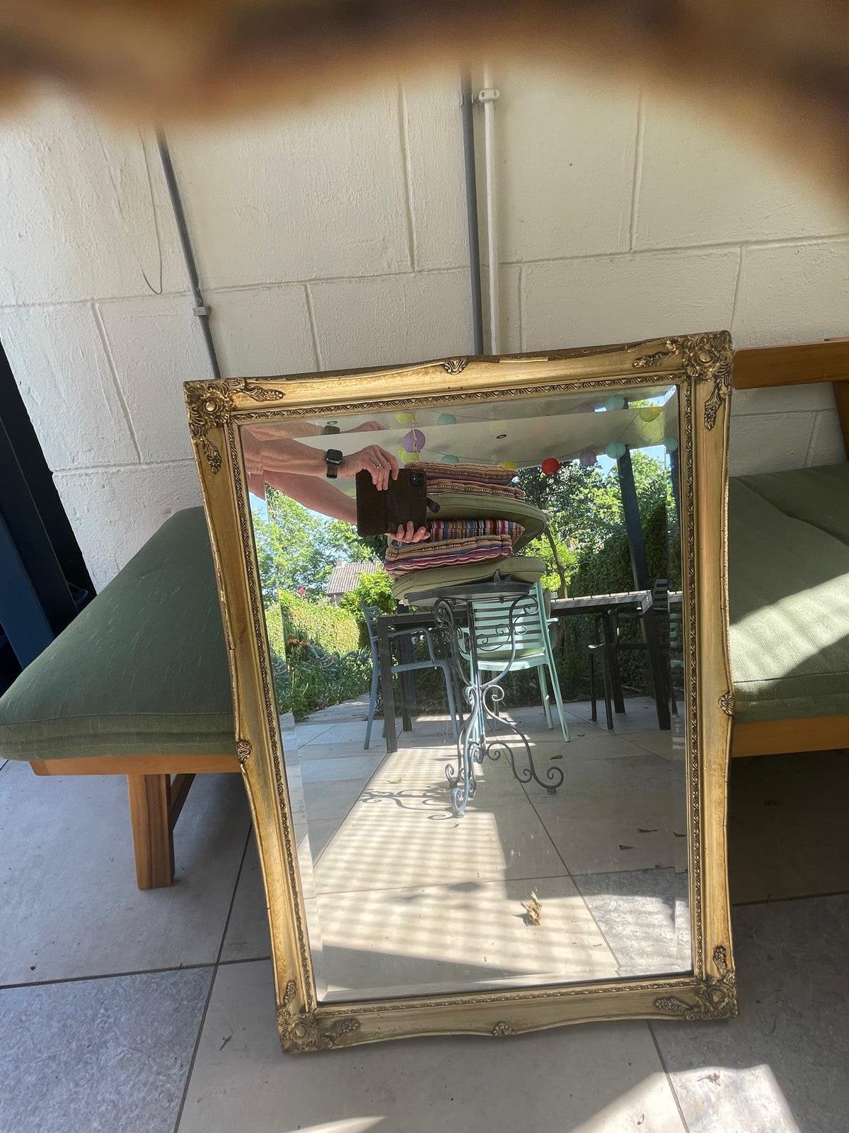 Brocante spiegel met goudkleurige lijkst, Ophalen, Gebruikt, Minder dan 100 cm, Rechthoekig