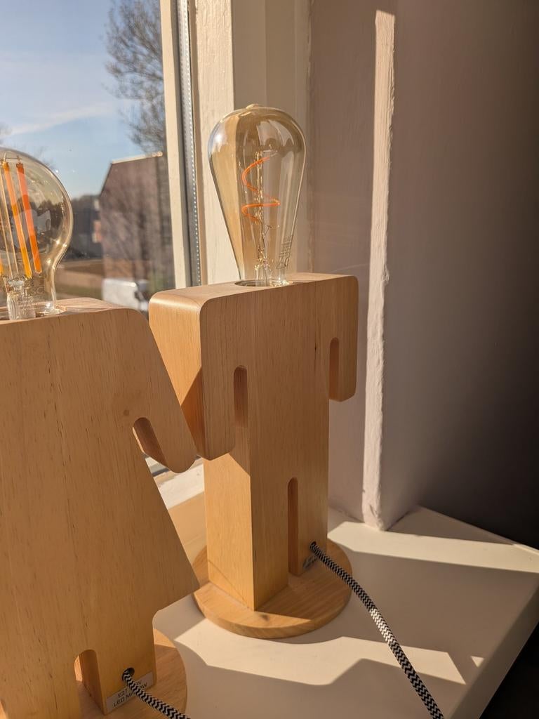 Leuke houten tafellampjes - mannetje en vrouwtje, Huis en Inrichting, Lampen | Tafellampen, Zo goed als nieuw, Minder dan 50 cm