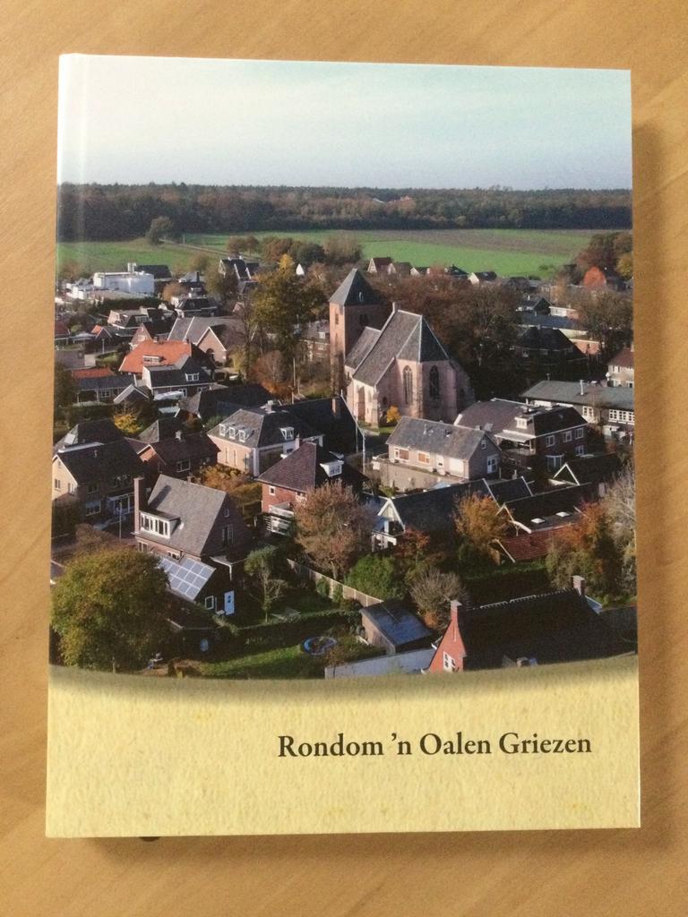 Hellendoorn. Rondom ‘n Oalen Griezen  ‘n Boaken  2021, Boeken, Ophalen of Verzenden, Zo goed als nieuw