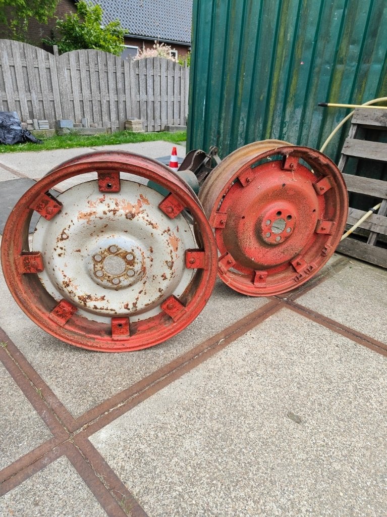 Achtervelgen 36 inch Nuffield tractor, Ophalen, Gebruikt