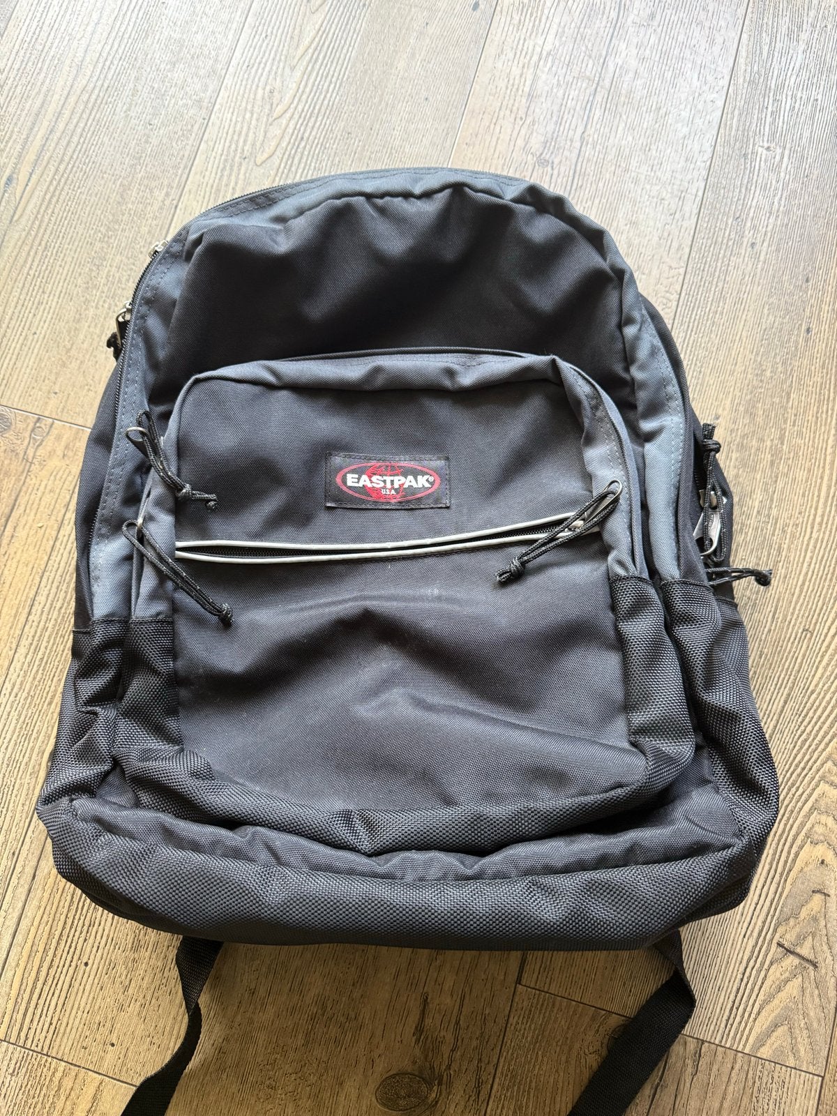Nieiwstaat Eastpak Rugzak pinneacle grijs zwart  en Stevig, Sieraden, Tassen en Uiterlijk, 45 tot 60 cm, 25 tot 40 cm, Ophalen of Verzenden