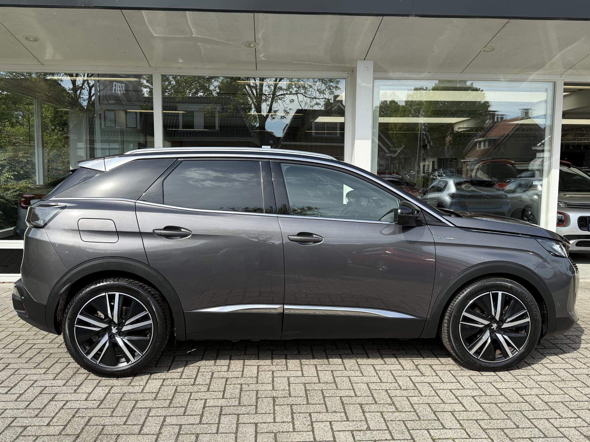Peugeot 3008 1.6 HYbrid 225 GT Pack Business | FOCAL Audio |, Euro 6, 4 cilinders, Hybride Elektrisch/Benzine, 13 kWh