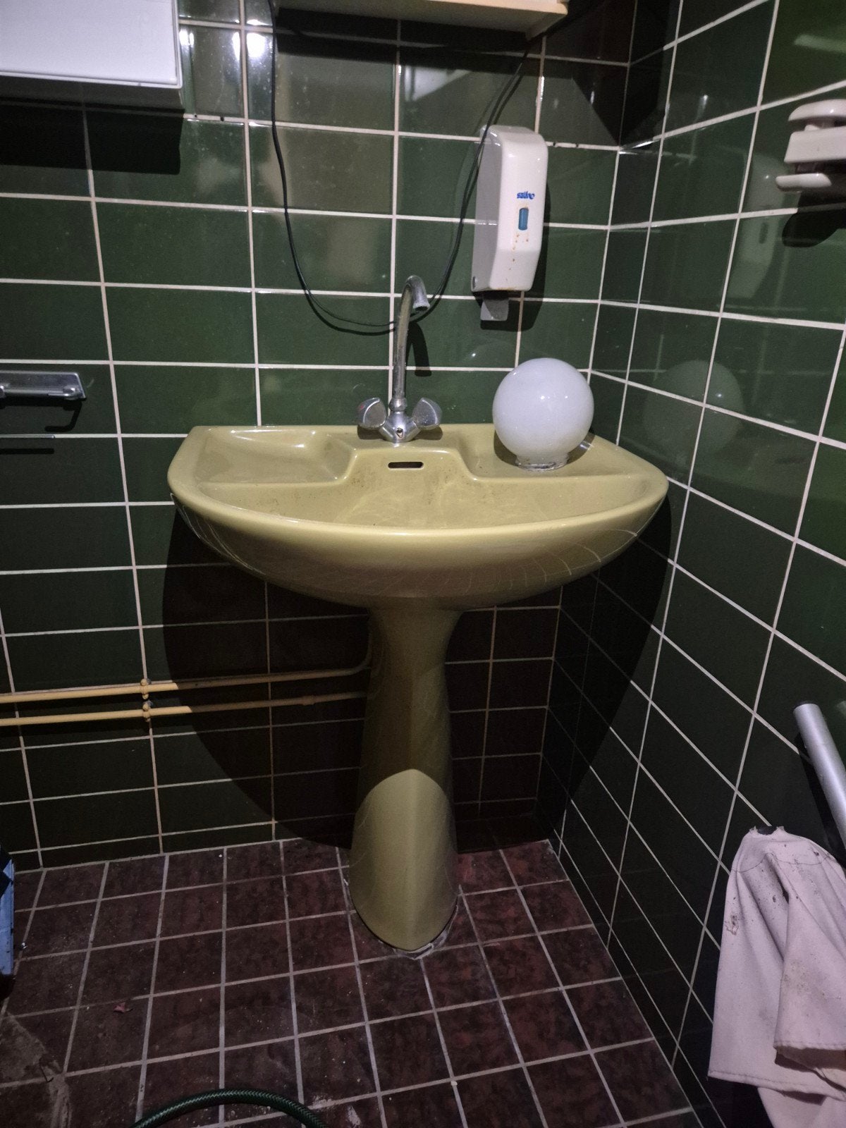 Vintage Groene Wastafel met Voetstuk, Ophalen, Gebruikt, Wastafel