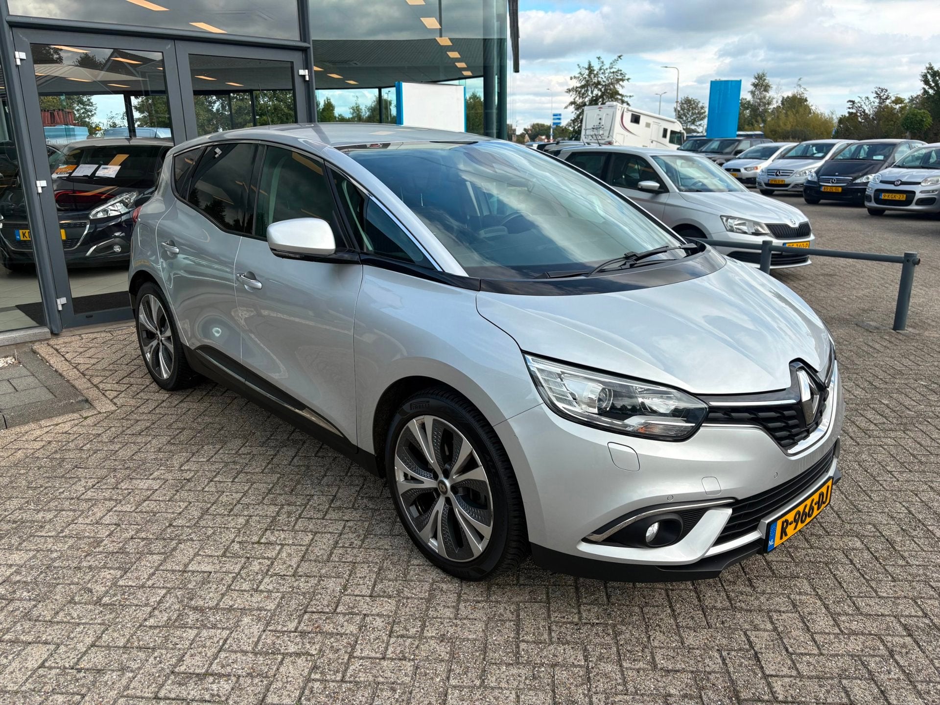 Renault Scénic 1.3 TCe Intens, Auto's, Voorwielaandrijving, Dealer onderhouden, Gebruikt, 4 cilinders